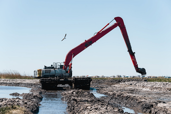 What Features Should You Look for Before Buying a Marsh Excavator for Sale?